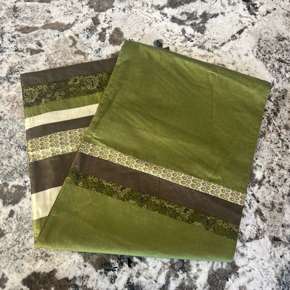Pier 1 -  6" Silk Morrocan Inspired Table Runner- NWOT